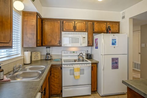 Fully equipped kitchen