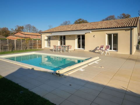 Sky, Water, Building, Window, Swimming Pool, Tree, Plant, House, Shade, Door