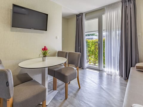 Furniture, Property, Table, Comfort, Building, Plant, Chair, Wood, Interior Design, Shade