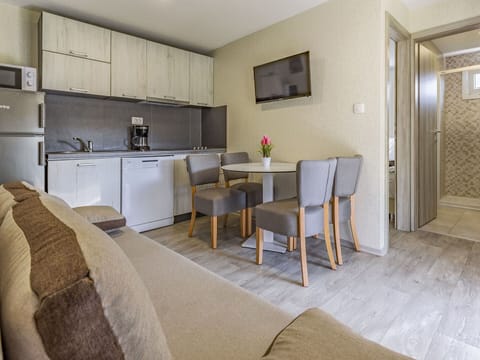 Property, Furniture, Table, Chair, Cabinetry, Comfort, Building, Interior Design, Wood, Floor