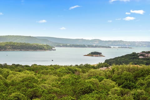 Panoramic Lake and Hill Country Views from Patio