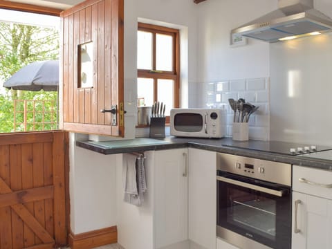 Well equipped kitchen | Woodpecker Rest, Llechryd, near Cardigan