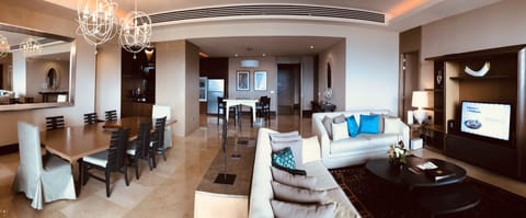 Grand Luxxe 3 Bedroom Spa 