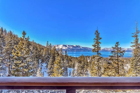 Breathtaking Lake Views!