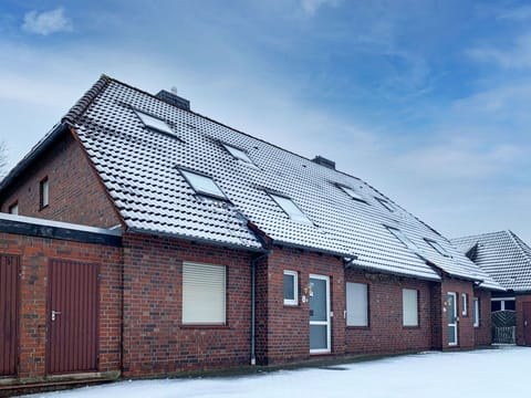 Cloud, Sky, Building, Window, Property, House, Wood, Slope, Snow, Cottage