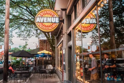 Cooper-Young: Memphis’ historic hub for art, culture, and cuisine. Experience local charm and community vibes just 8 minutes away.