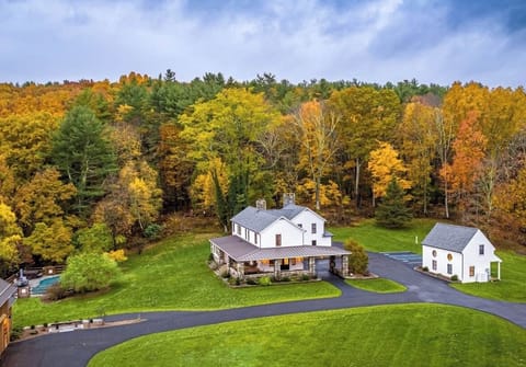 Farmhouse (sleeps 11/12) & cottage (sleeps 4) with pool & hot tub to the left.