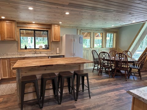 Kitchen & Dining Room