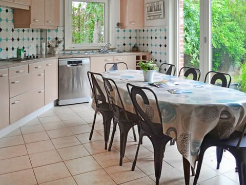 Cabinetry, Furniture, Countertop, Property, Table, Window, White, Green, Chair, Interior Design