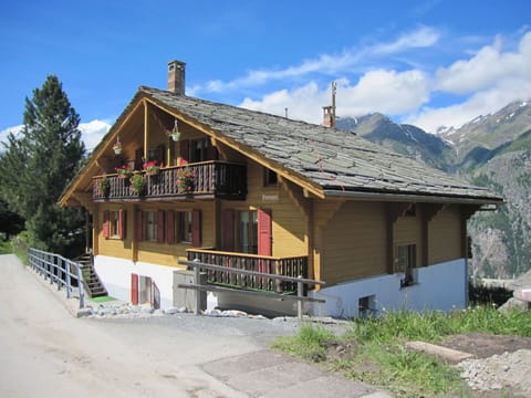 House, Property, Building, Mountain Range, Alps, Cottage, Roof, Mountain, Home, Rural Area