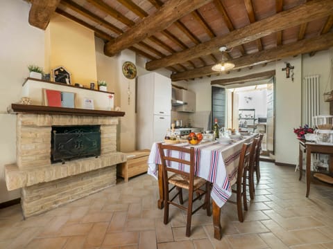 Table, Furniture, Wood, Interior Design, Building, Chair, Floor, Beam, Flooring, Wood Stain