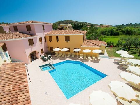 Sky, Water, Plant, Property, Building, Window, Swimming Pool, Azure, Tree, Outdoor Furniture