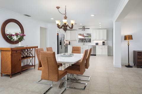 Modern Bright Dining Area