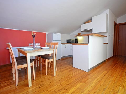 Room, Wood Flooring, Floor, Furniture, Hardwood, Property, Kitchen, House, Laminate Flooring, Wood