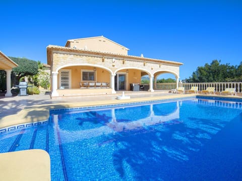 Water, Sky, Plant, Swimming Pool, Azure, Tree, Building, House, Shade