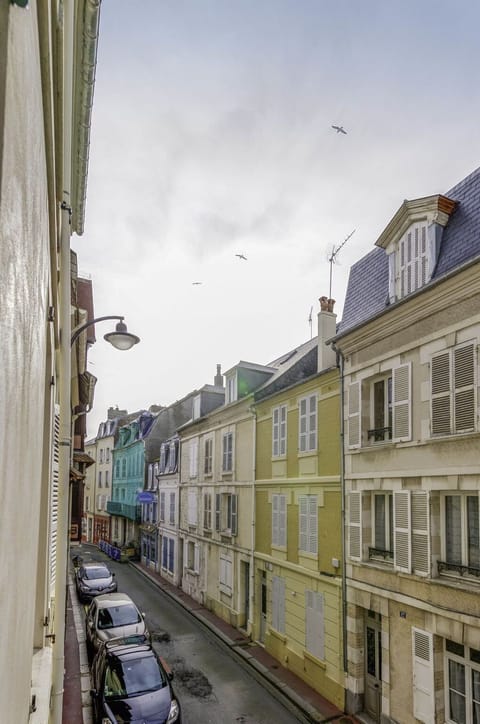 Neighbourhood, Street, Urban Area, Town, Architecture, Building, Road, Human Settlement, Yellow, City