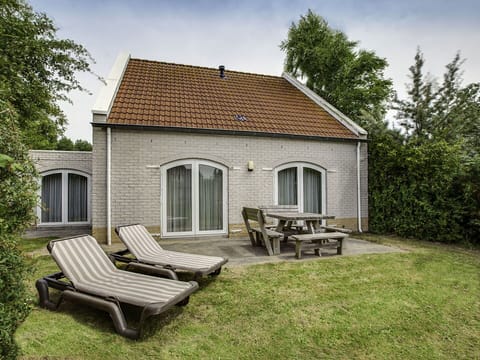 Plant, Building, Sky, Furniture, Property, Window, Cloud, House, Wood, Outdoor Bench