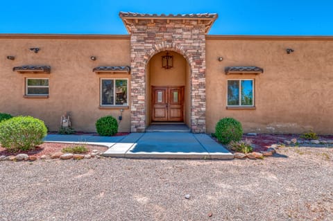 Welcome to Yvon Drive