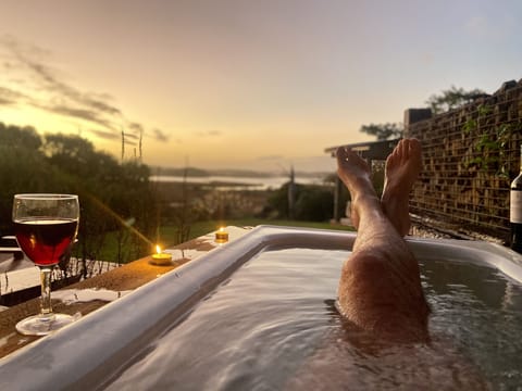 Outdoor spa tub