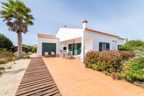 Casa Natureza-Beautiful 3 bed villa with large private garden and outdoor space