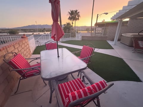 Back Patio w/water views and jacuzzi