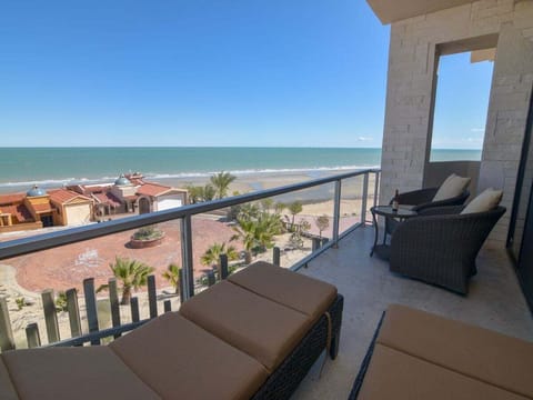 Wake up to stunning Sea of Cortez views from Casa Playa Vista in La Hacienda San Felipe BC MX — the beach right outside your window.