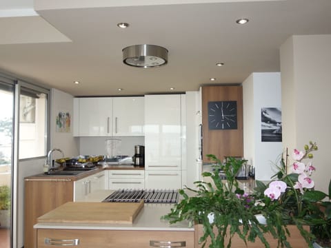 Ceiling, Room, Property, Interior Design, Building, Furniture, House, Floor, Kitchen, Home