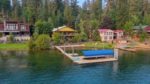 Included in the rent is  a private dock and jet ski dock both located in the no-wake zone.