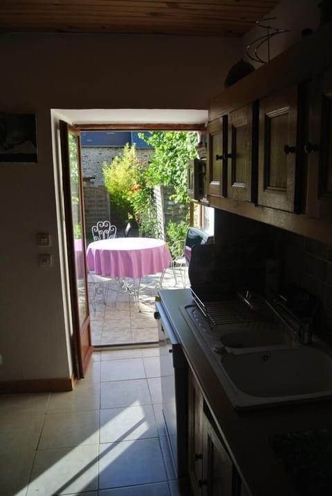 Access to the terrace and enclosed  garden