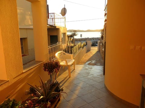 BALCON -in in a quiet position,across to sea 1 with sea wiew