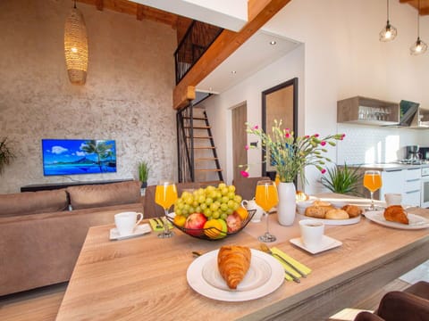 Food, Table, Furniture, Tableware, Orange, Wood, Interior Design, Houseplant, Cabinetry, Ingredient