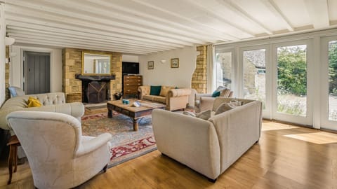 Living Room, Butts Farm, Bolthole Retreats