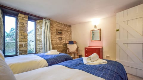 Bedroom 5 downstairs twin, Butts Farm, Bolthole Retreats