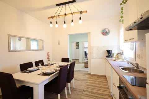 Dining area. Apartment Rustica -on the ground floor