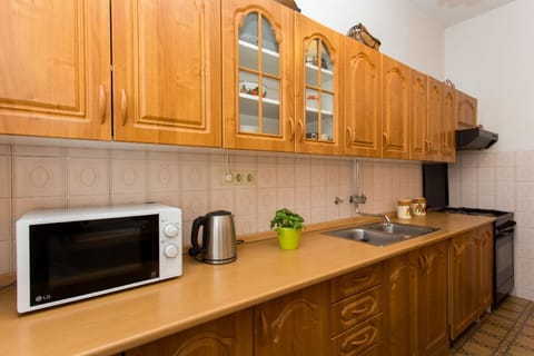 Kitchen area. Kitchen