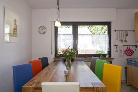 Dining area. big kitchen table