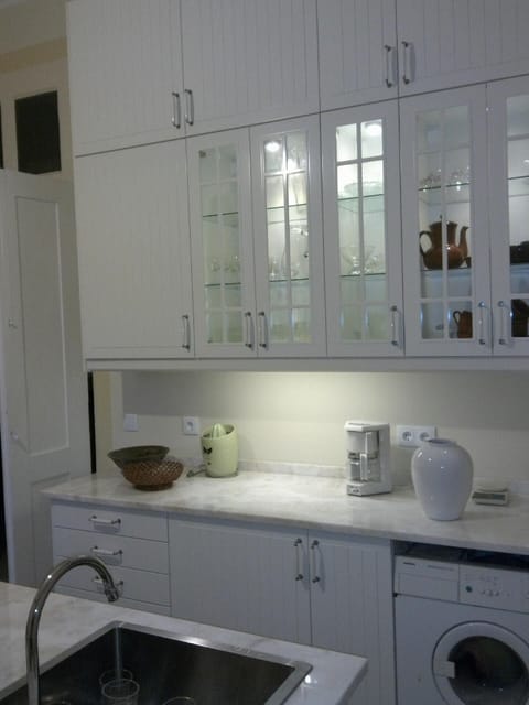 Kitchen area. recently refurbished kitchen