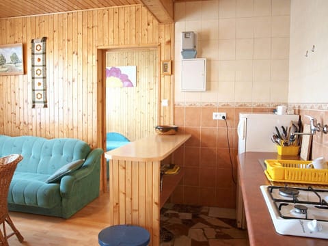 Kitchen area. The kitchen