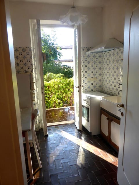 Kitchen area. The kitchen