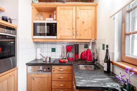 Kitchen area. Living kitchen