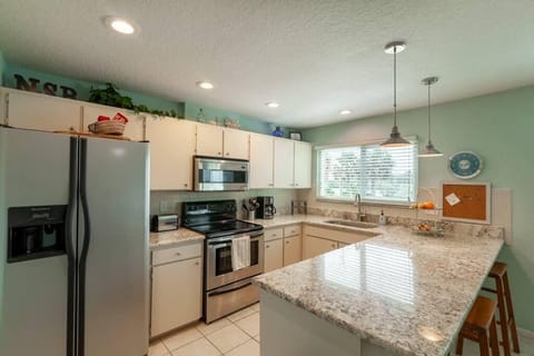 Well stocked kitchen 