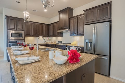 Fully equipped kitchen