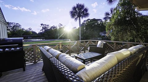 Your private back deck view of the 11 mile lagoon...superior lagoon view!