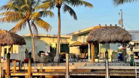 35ft dock with Newly Renovated Backyard with ew Tiki Hut and Hot Tub