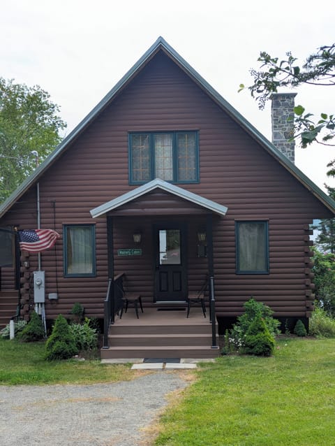 welcome to the Mainley waterfront cabin! 