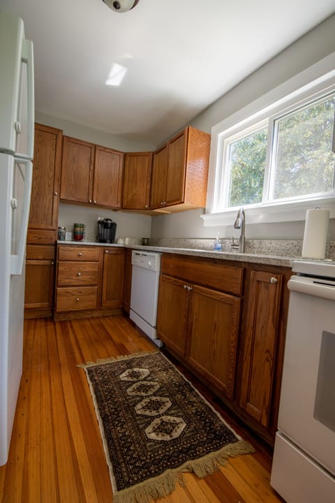 Kitchen, Dishwasher, Keurig