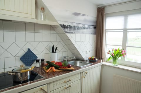 Kitchen area. kitchen