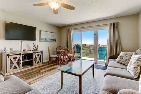 Welcome to your Oceanfront First Floor Living Space