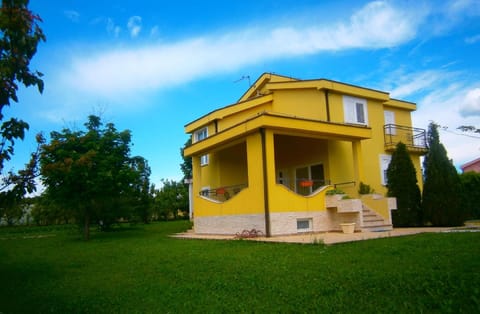 Viev of the villa from the street