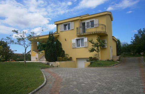 Viev of the villa from the street